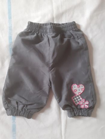 Pantalon bouffant gris foncé  motif coeur