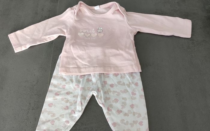 Ensemble léger t shirt pentalon en coton