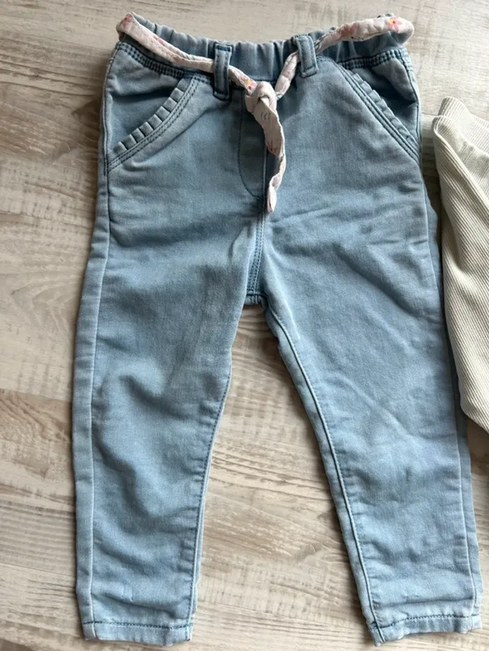Lot 2 pantalons bébé fille 36 mois/3 ans – jean souple + legging côtelé - photo numéro 3