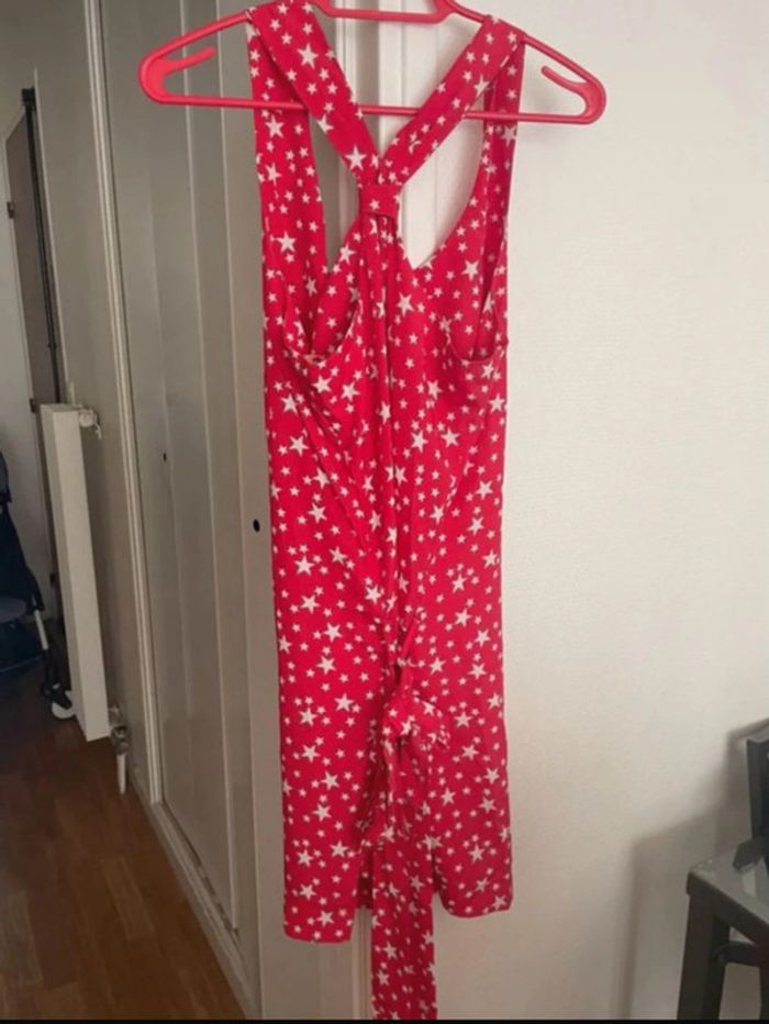 Petite robe d’été croisée dans le dos Scarlet Roos - photo numéro 2