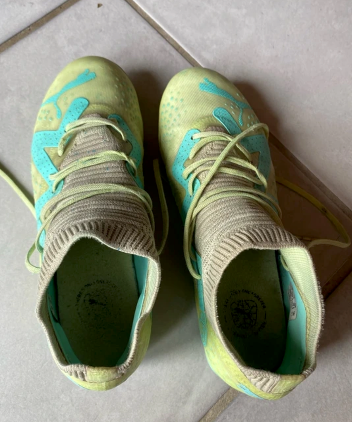 Chaussures de foot taille 35,5 - photo numéro 5