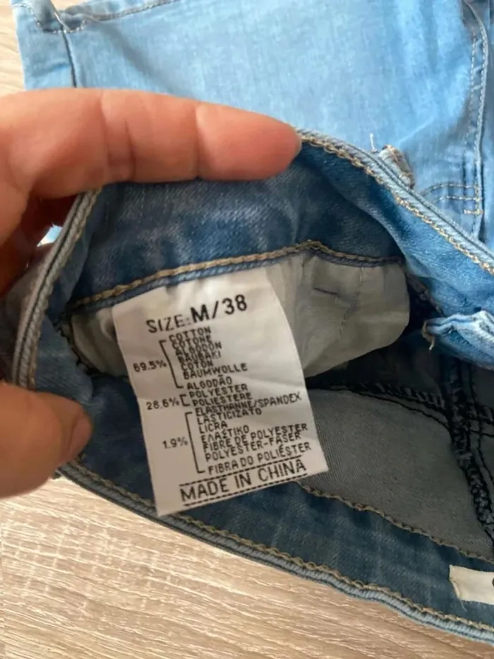 Mini short en jean  T38 - photo numéro 3