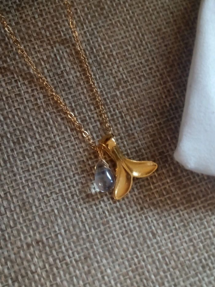 Collier sirène avec perle goutte d'eau