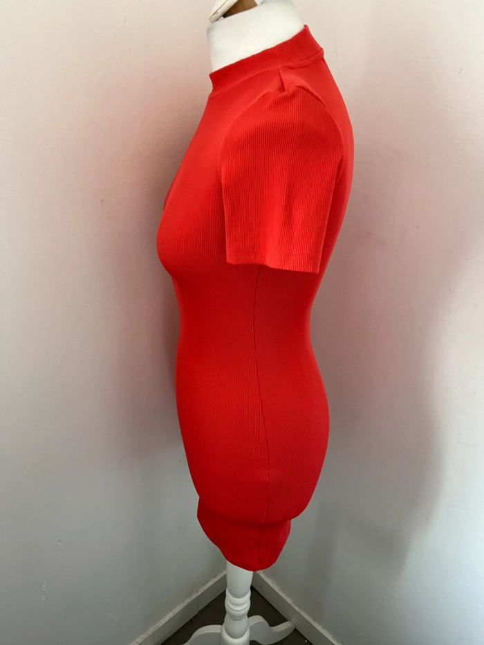 Robe moulante corail bershka S - photo numéro 4