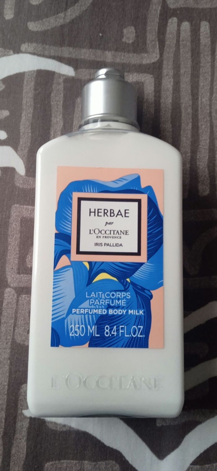Lait corps herbae