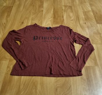 t-shirt manche longue kiabi fille bordeaux avec inscription taille 12ans