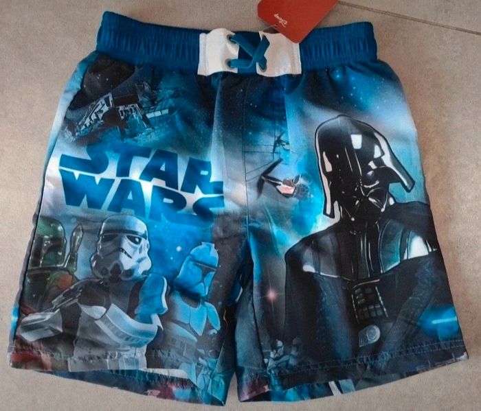 Maillot short star wars 12 ans neuf avec etiquette