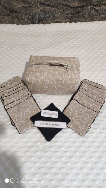 Trousse de toilette moltonné et ses 16 lingettes lavables