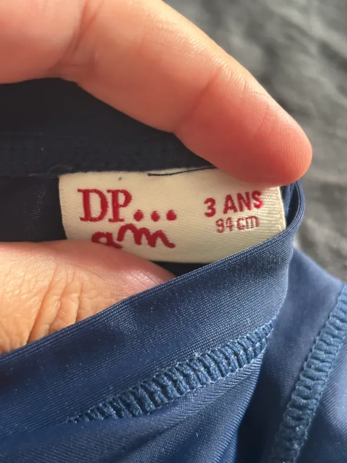 Combinaison anti uv 3 ans + maillot de bain 2 ans - photo numéro 6