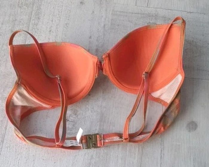 Maillot de bain 2 pièces (bikini) Taille 90B pour le haut et taille 40 pour le bas - photo numéro 4