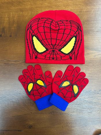 Gants et bonnet spiderman