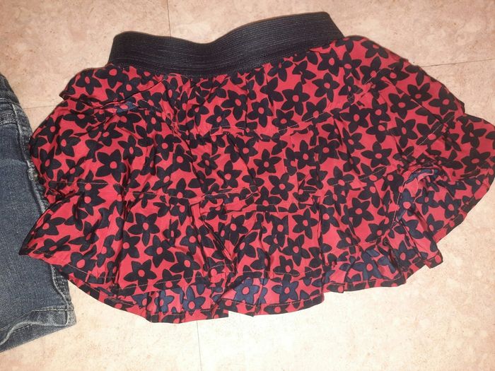 lot 2 jupes 3ans - photo numéro 3