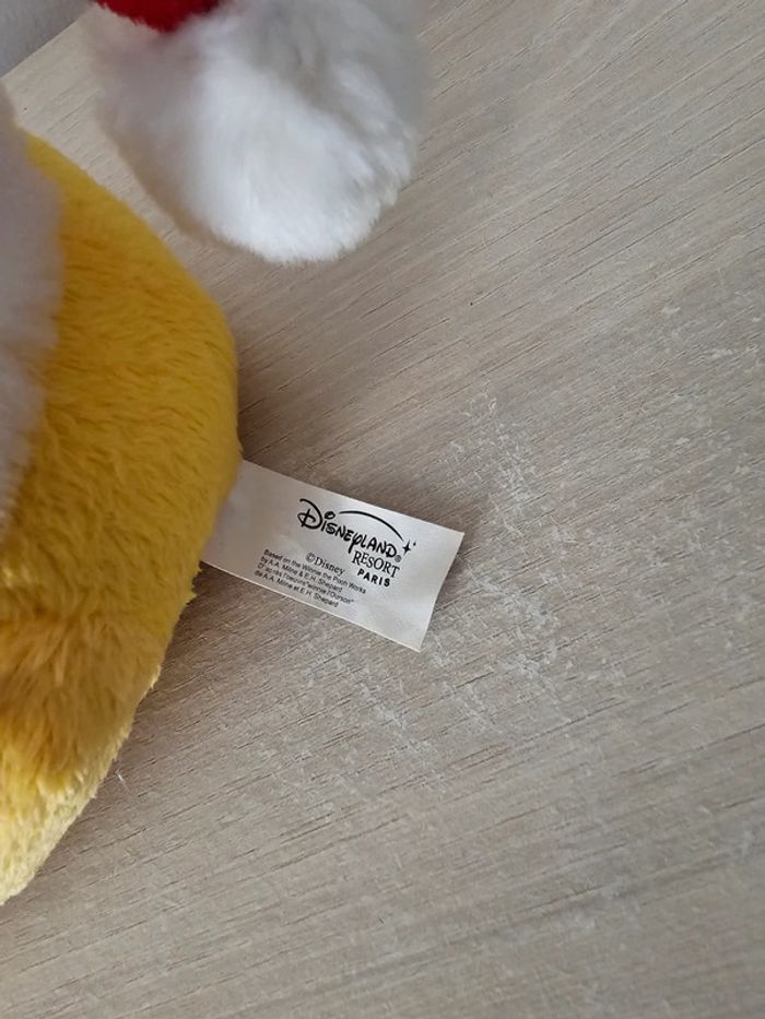 Peluche musicale Winnie L'Ourson Père Noël - Disneyland Paris - photo numéro 7