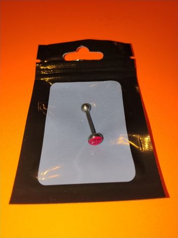 Piercing langue cream filled