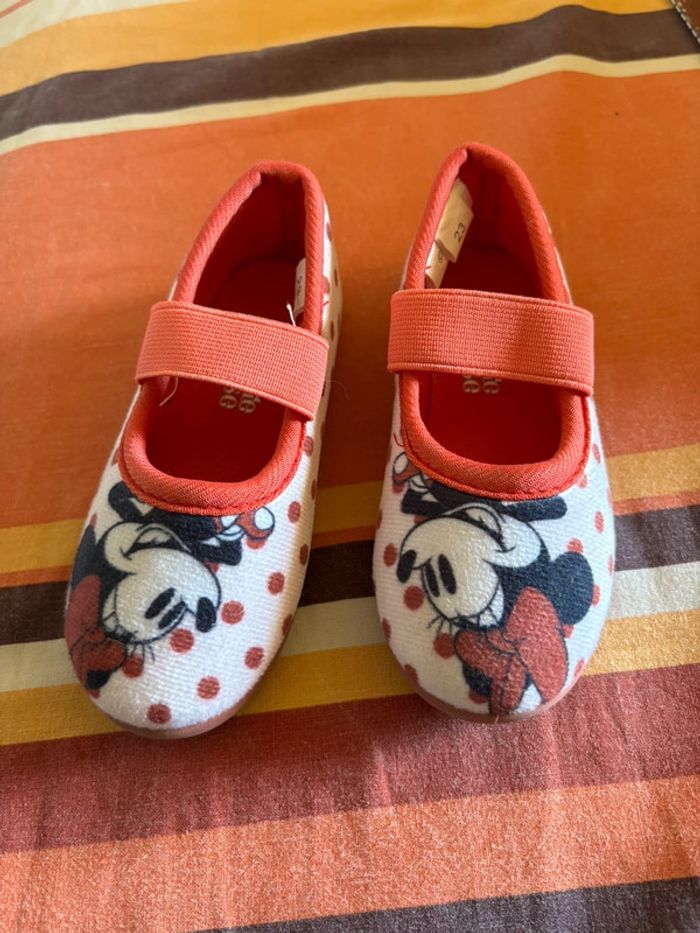 Chaussons Minnie pointure 23