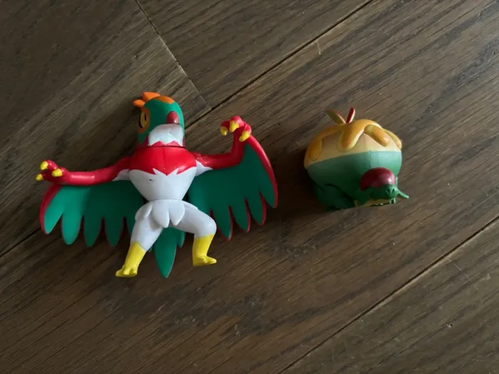 Lot de 2 figurines Pokémon tbe