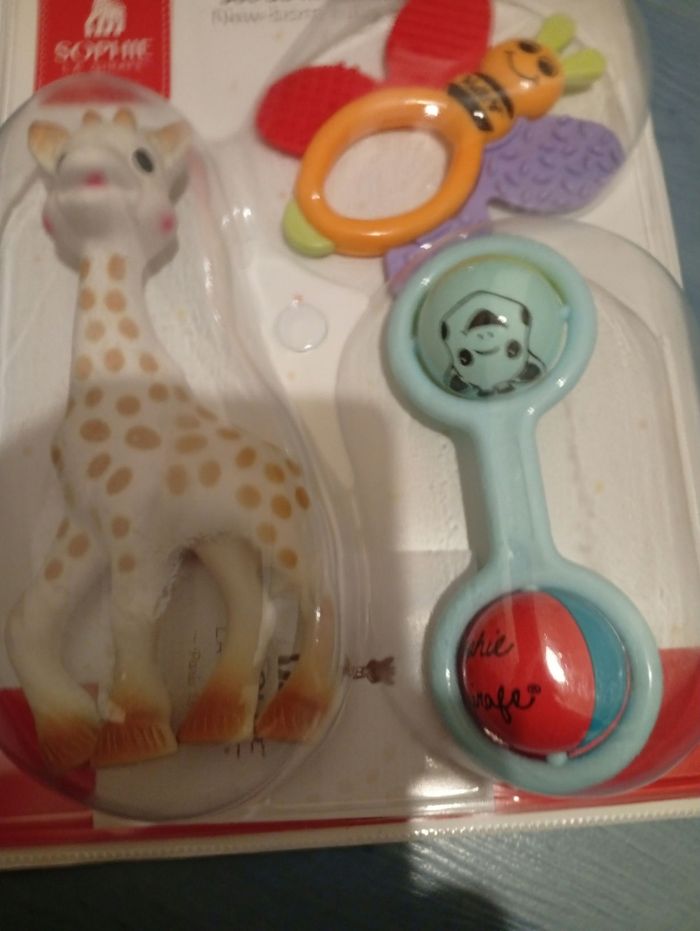 Petit coffret de naissance Sophie la girafe neuf