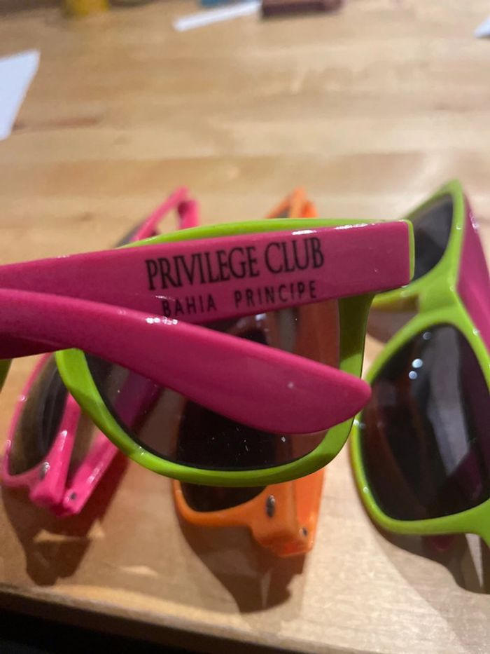 Lot de 6 paires de lunettes de soleil colorées - photo numéro 6