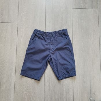 Short bleu marine. Garçon 3 ans