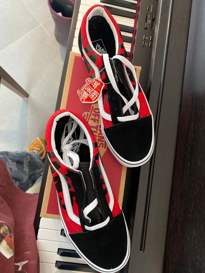 Vans old skool logo black & red taille 39 - photo numéro 2