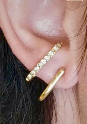 Boucles d’oreilles doubles créoles décalées acier inoxydable or zircons