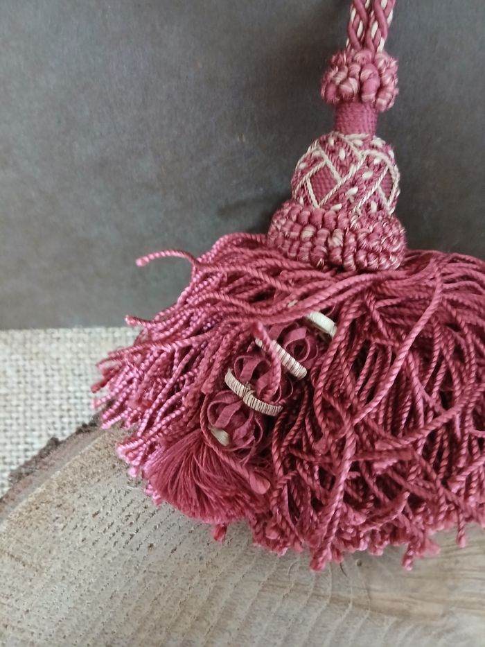 Pompon de porte bordeaux doré guipure - photo numéro 3