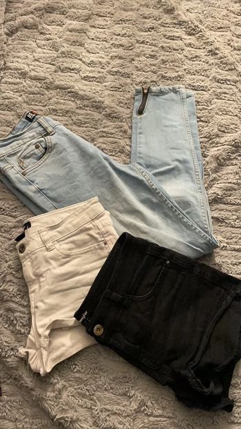 Lot de 1 jeans + 2 shirts Jennyfer taille 34