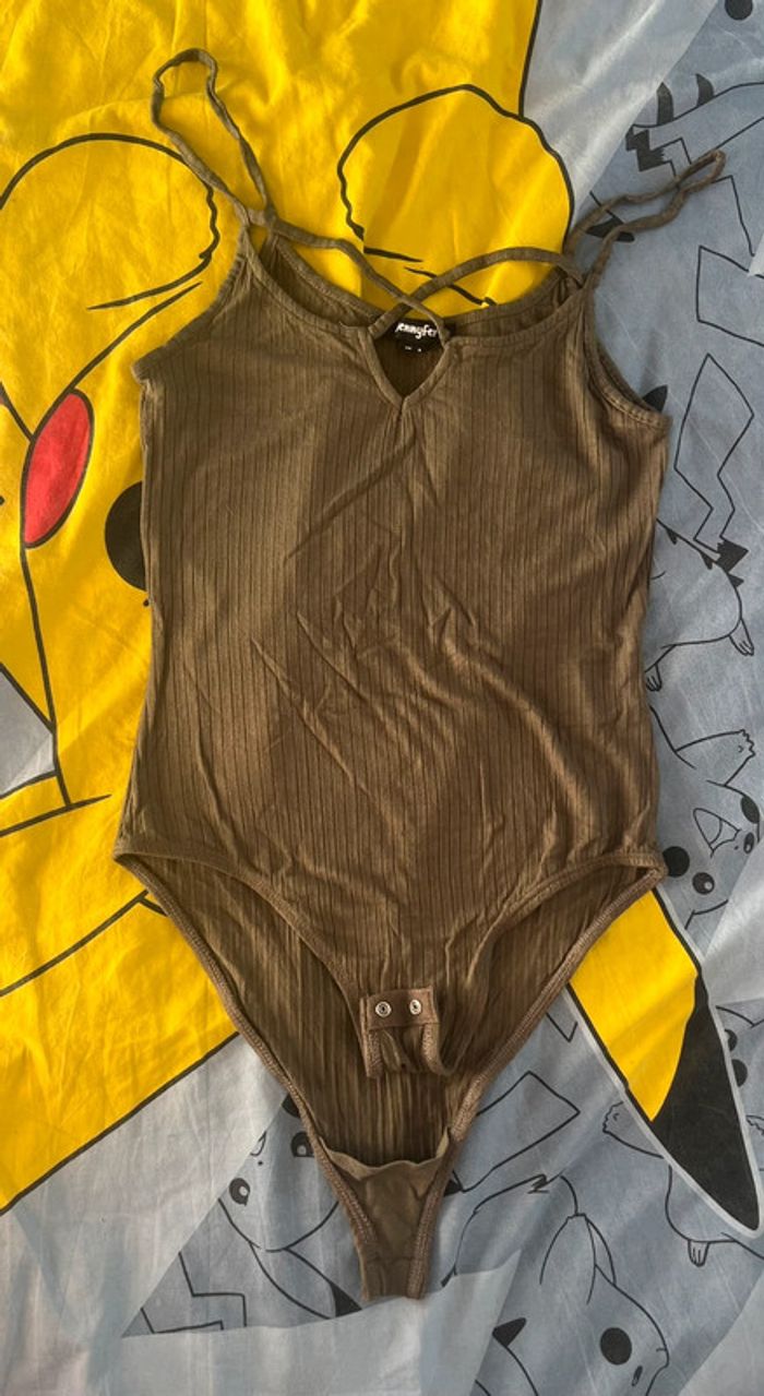 Lot 4 Bodys Taille S - photo numéro 4