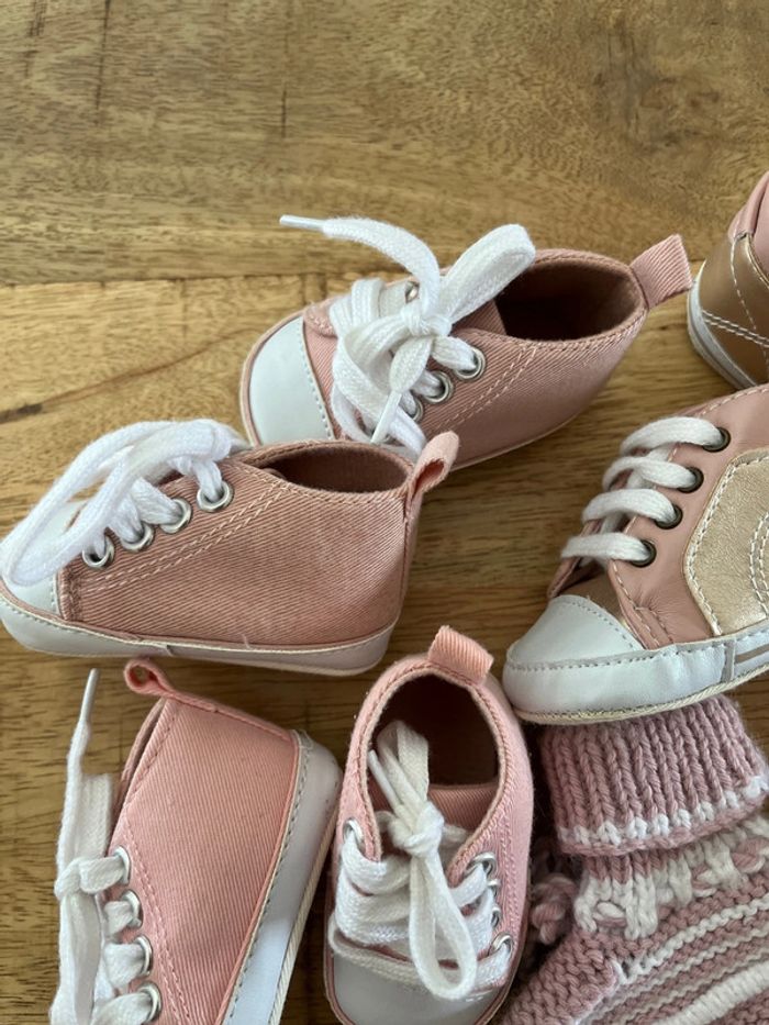 Lot 5 chaussures bébé fille 1 mois - photo numéro 2