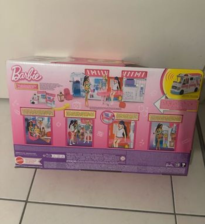 Barbie ambulance - photo numéro 2