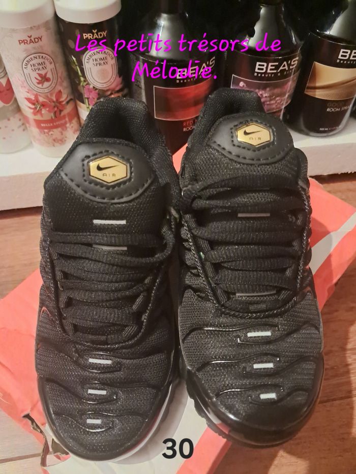TN ( Nike) - photo numéro 2