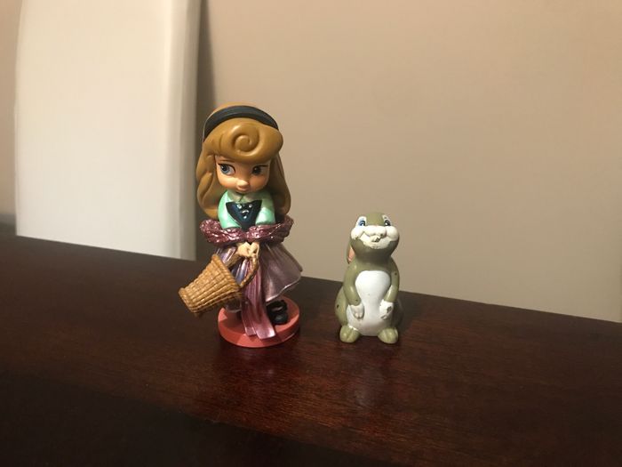 Figurine aurore belle au bois dormant animator original disney et son lapin