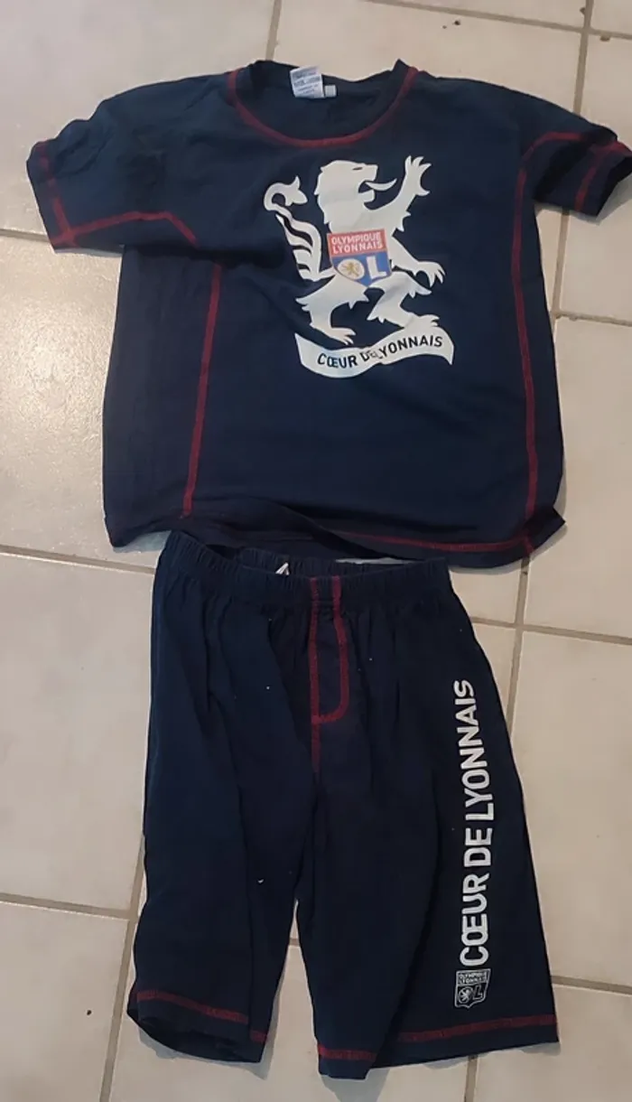 ensemble 12 ans t shirt manches courtes et short OL oympique lyonnais 12 ans
