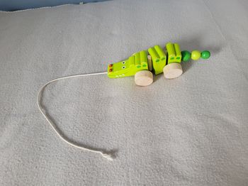 Crocodile en bois à tirer