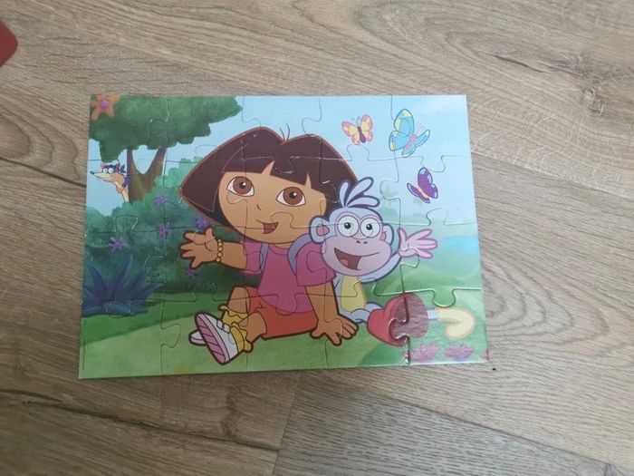 2 puzzles dora 20 pièces