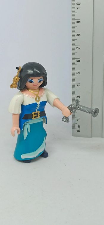Femme pirate playmobil avec robe bleue