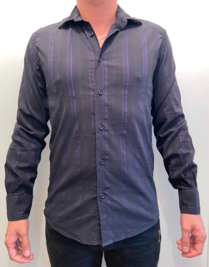 Chemise noir et violet