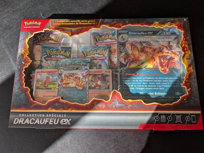 Pokémon coffret collection spéciale Dracaufeu ex