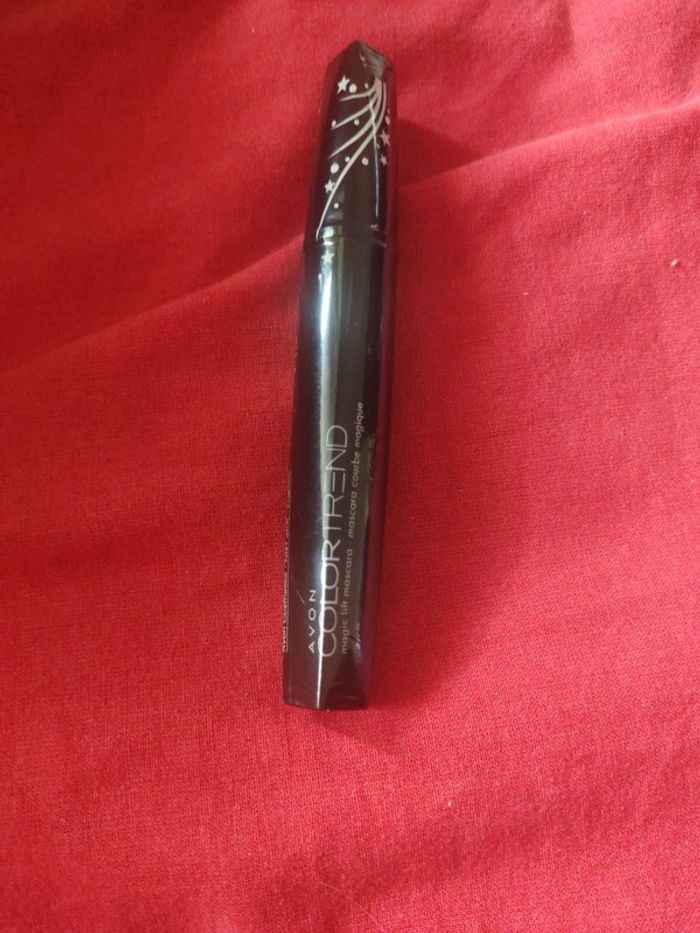 Mascara color trend courbe magique avon