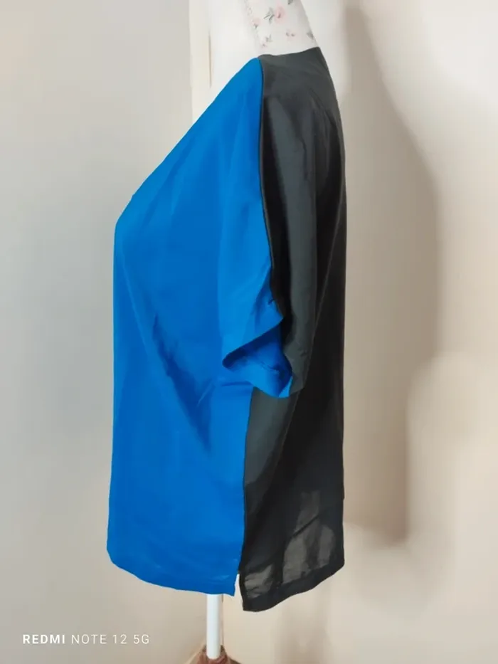 Jolie blouse bicolore 65% Viscose et 30% Soie taille L/XL - photo numéro 2