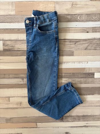 Jean slim H&M 134 cm – Très bon état, basique confortable & stylé