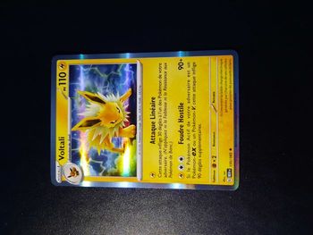 Carte Pokémon Voltali holo 135/165 Ecarlate et Violet 151 fr