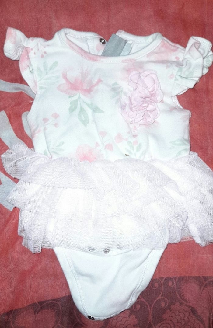 2 bodies - photo numéro 2