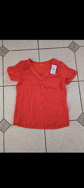 Haut fin neuf camaïeu essentiel S corail orange