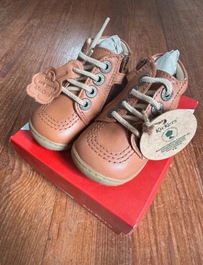 Bottines cuir chaussures bébé neuves Kickers Gazip lacets marron camel beige 19 - photo numéro 2