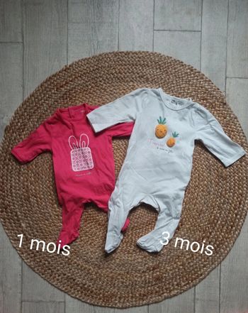 Lot 2 pyjamas fin 3 mois et 1 mois