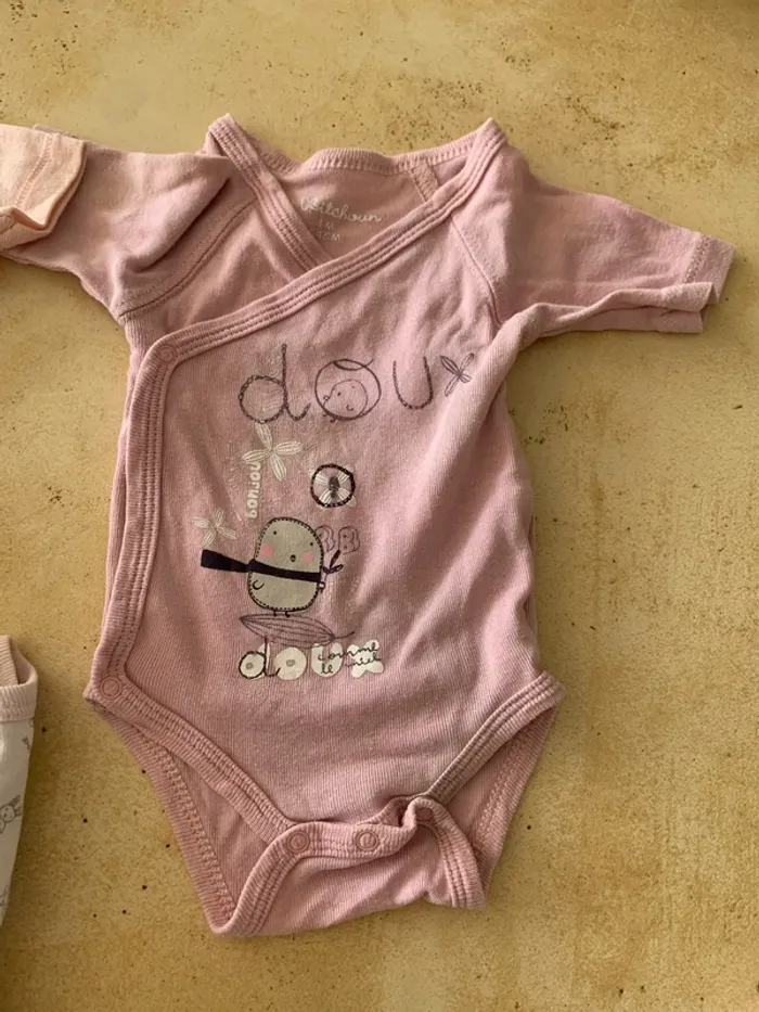 Lot de 5 bodys 1 mois fille - photo numéro 6