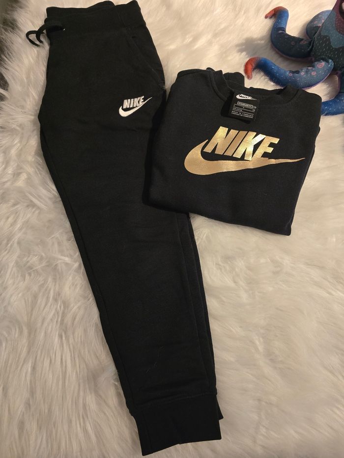 NEUF (non portés ) ⚘️⚘️👌😍 superbe jogging NIKE fille 8 ANS ⚘️⚘️ - photo numéro 2
