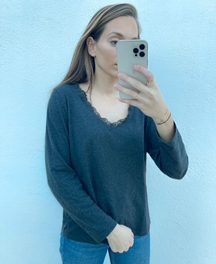 Haut manches longues gris foncé H&M avec broderie - photo numéro 5