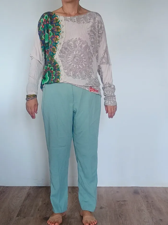 Tunique Desigual manches longues, motifs mandala, taille L - photo numéro 2